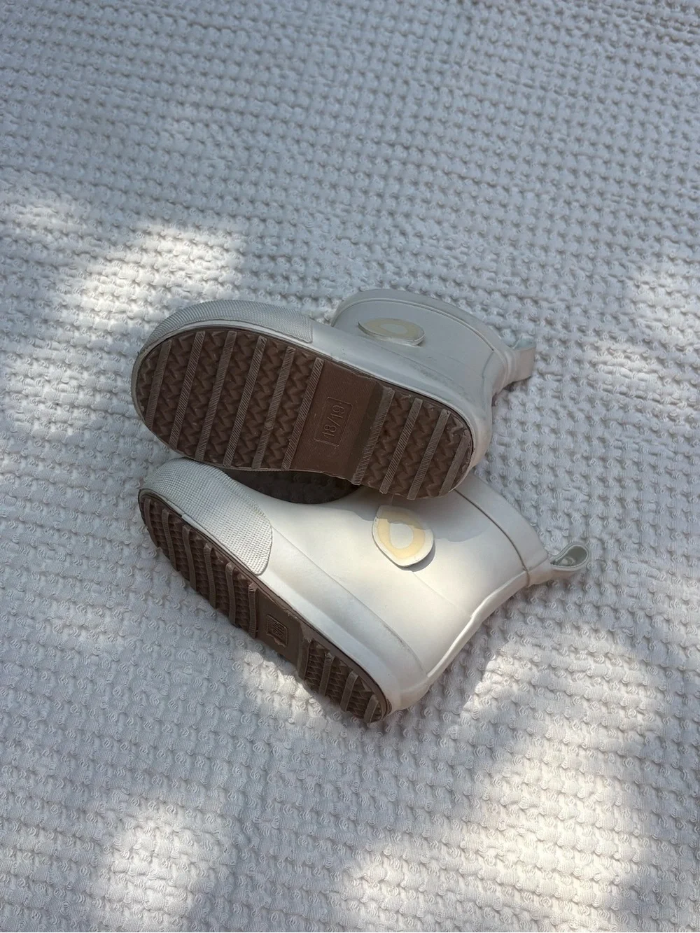 H&M 4-5c Beige Bear Rain Boots